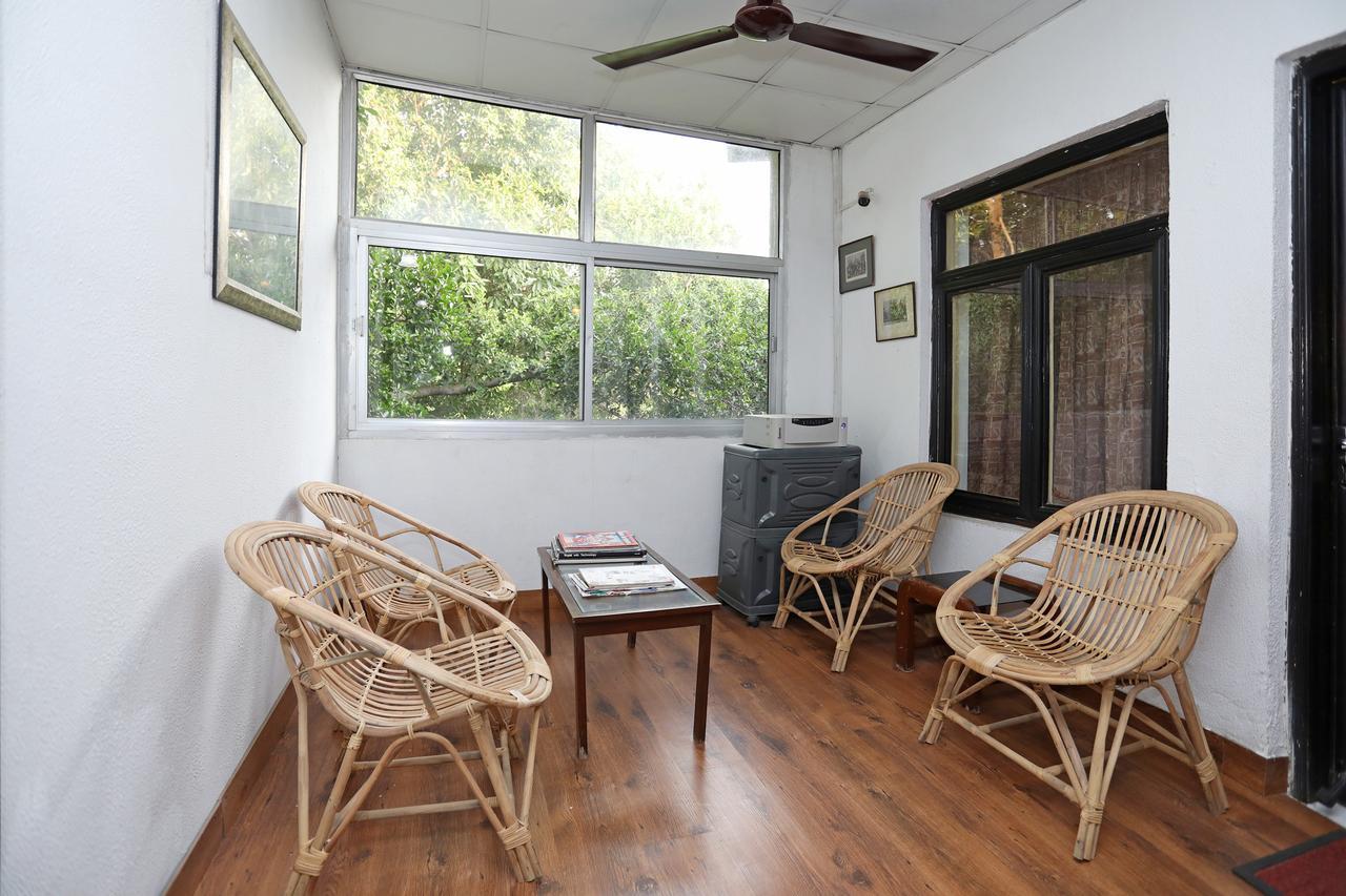 Oyo 1427 Hotel Malhar Haveli Нойда Экстерьер фото