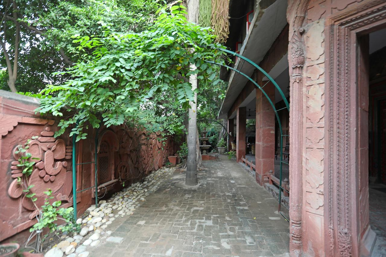 Oyo 1427 Hotel Malhar Haveli Нойда Экстерьер фото