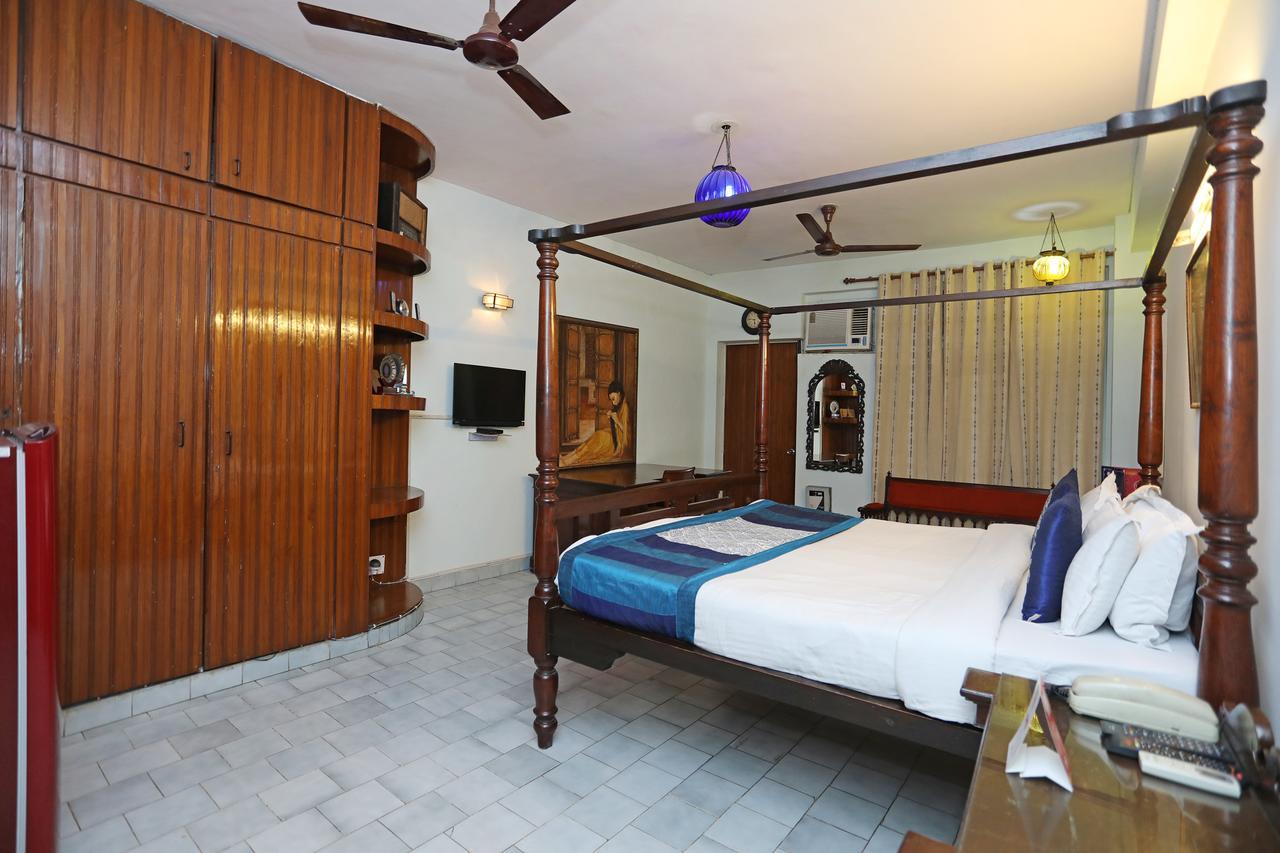 Oyo 1427 Hotel Malhar Haveli Нойда Экстерьер фото