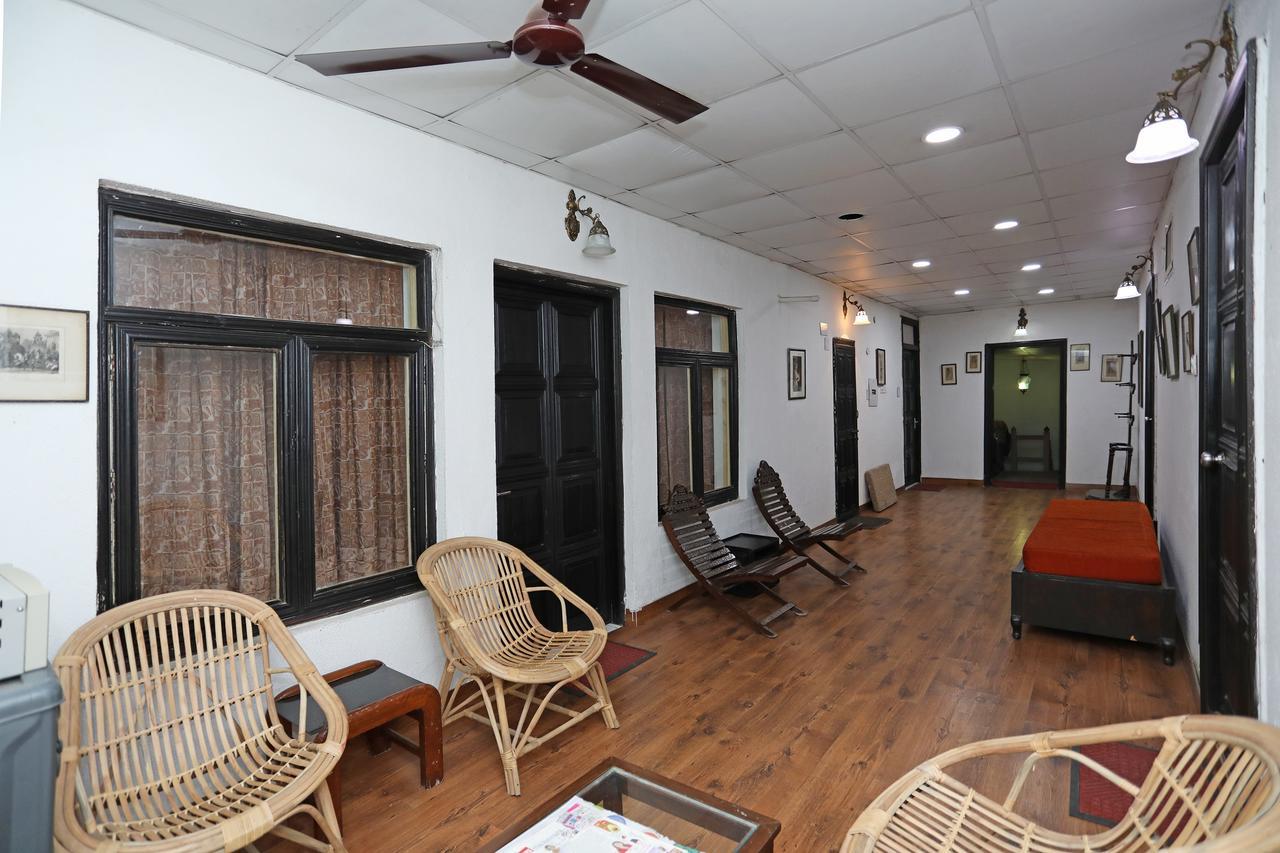 Oyo 1427 Hotel Malhar Haveli Нойда Экстерьер фото