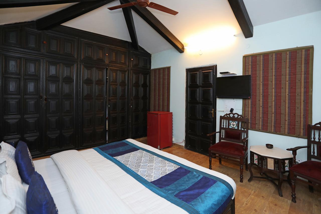 Oyo 1427 Hotel Malhar Haveli Нойда Экстерьер фото